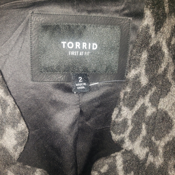 Gorgeous Plus Size 2x Torrid Animal Print Wool Coat winter jacket - Picture 8 of 11